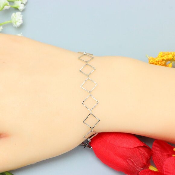 "Elegant & Trendy Bracelet, A Perfect Gift for Women, Thoughtful, EVCH1701 - Picture 1 of 10